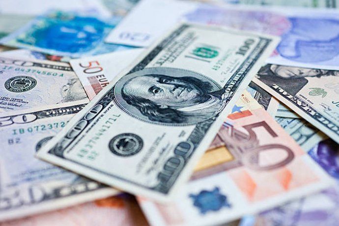 El dólar en el mundo sigue en alza y se encamina a cerrar el mes con ...